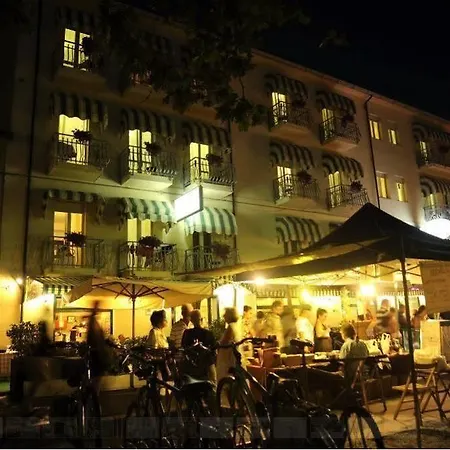 호텔 Al Faro 체르비아